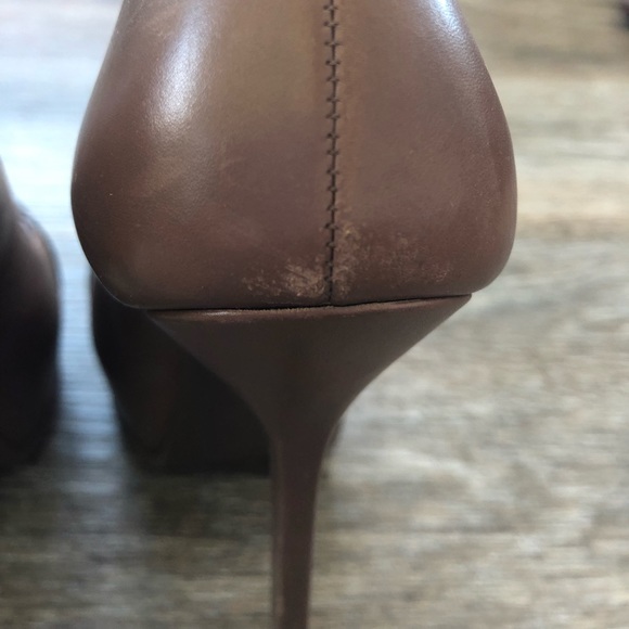 Yves Saint Laurent Neutral Leather Pumps - Picture 7 of 9